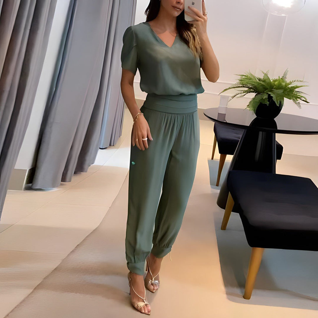 UrbanElegance - Blouse and trousers